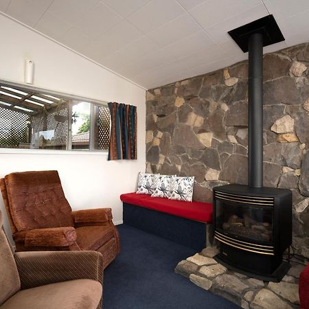The Family Hub Villa Taupo Bagian luar foto