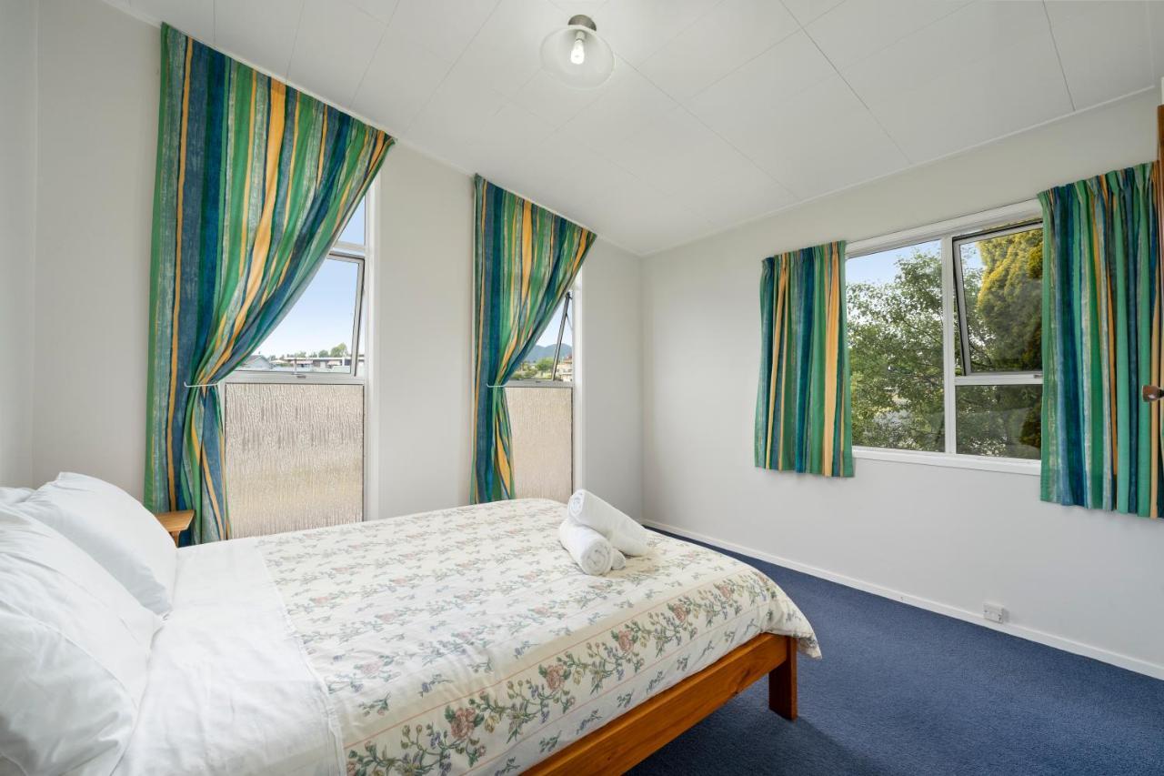 The Family Hub Villa Taupo Bagian luar foto