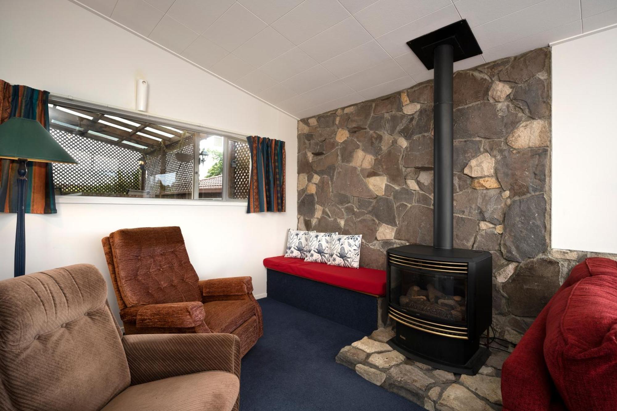 The Family Hub Villa Taupo Bagian luar foto
